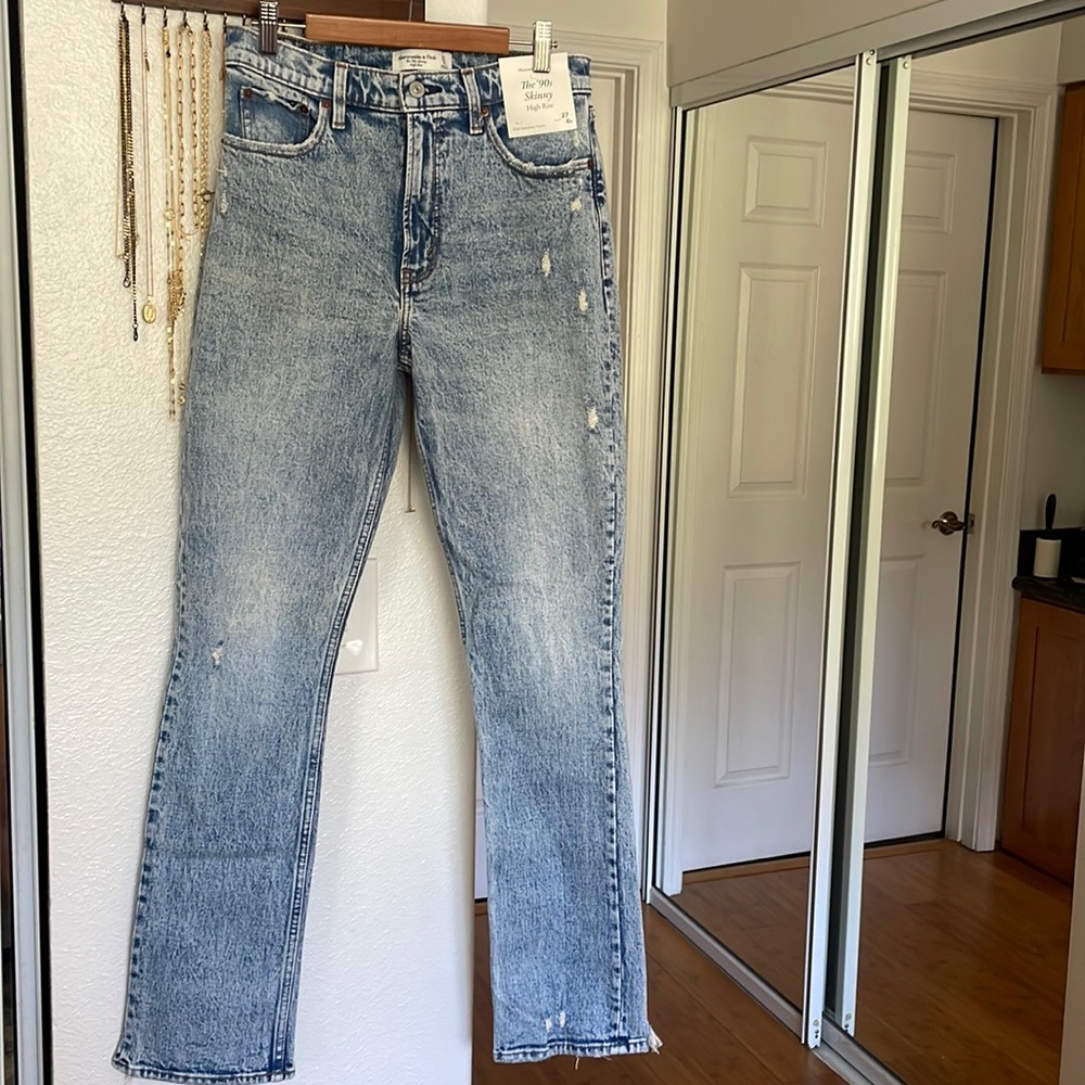 Abercrombie 90’s skinny high rise jean